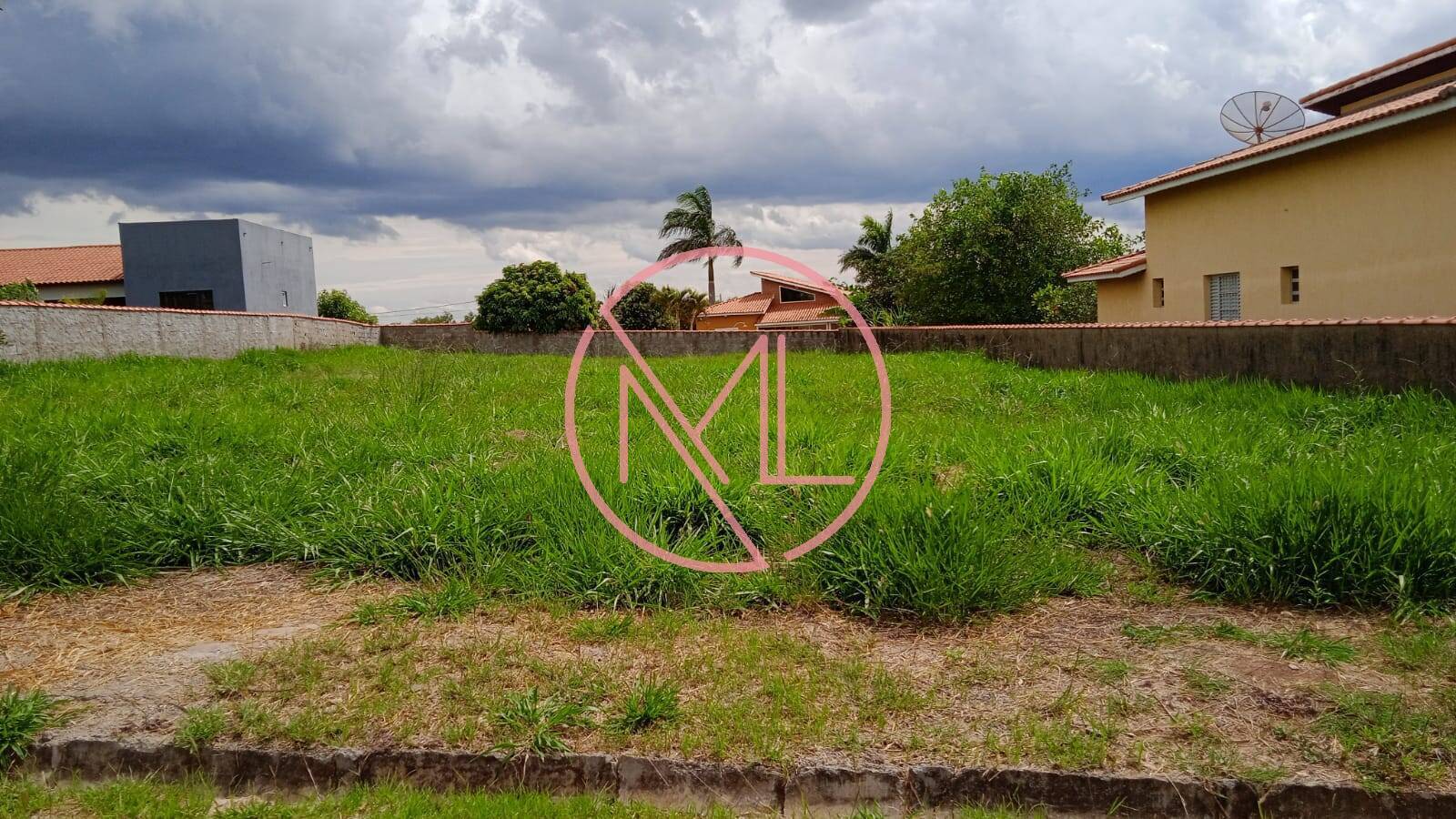 
			
				Terreno murado com ótima topografia no Fazenda Victória			
		